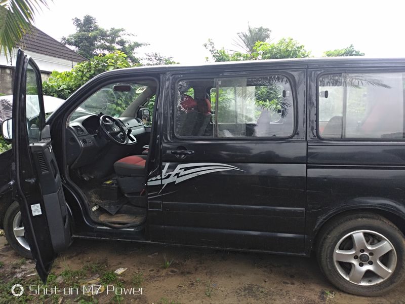Thumbnail 7 of 2015 Volkswagen Multivan hummer bus